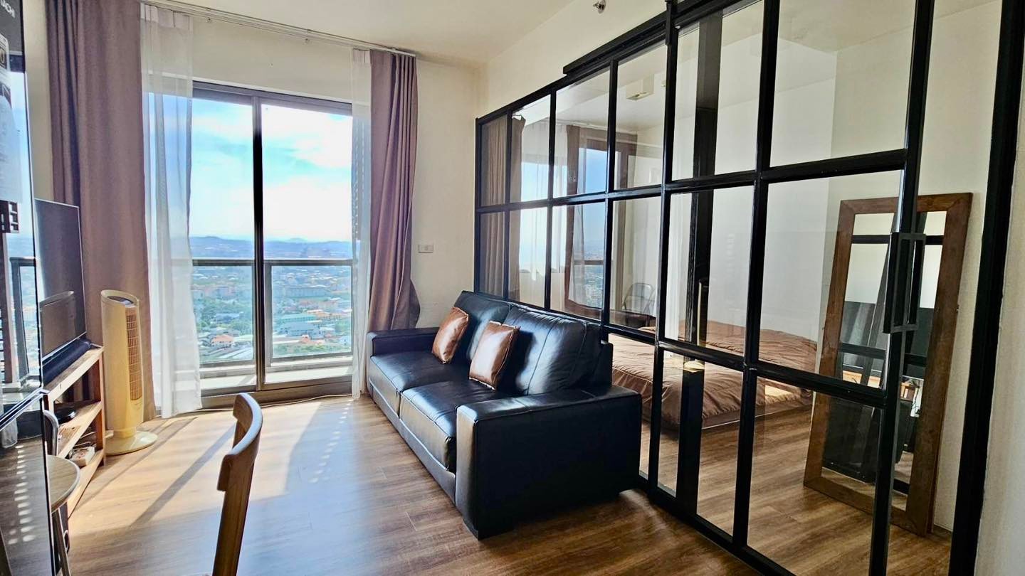 Stylish 1-Bedroom Condo for Rent on Pratumnak Hill – High Floor City View