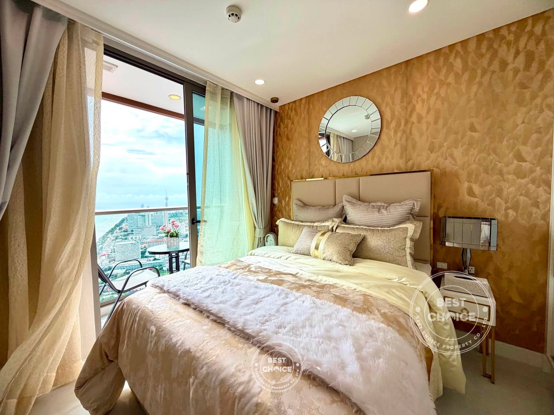 High-Floor Sea-View Condo for Rent at Copacabana Beach Jomtien