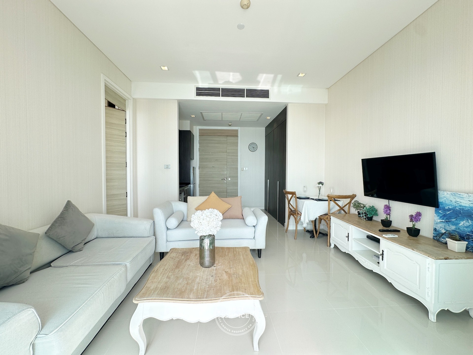 Luxury Beachfront Sea View 1 Bedroom Condo in Reflection Jomtien Pattaya
