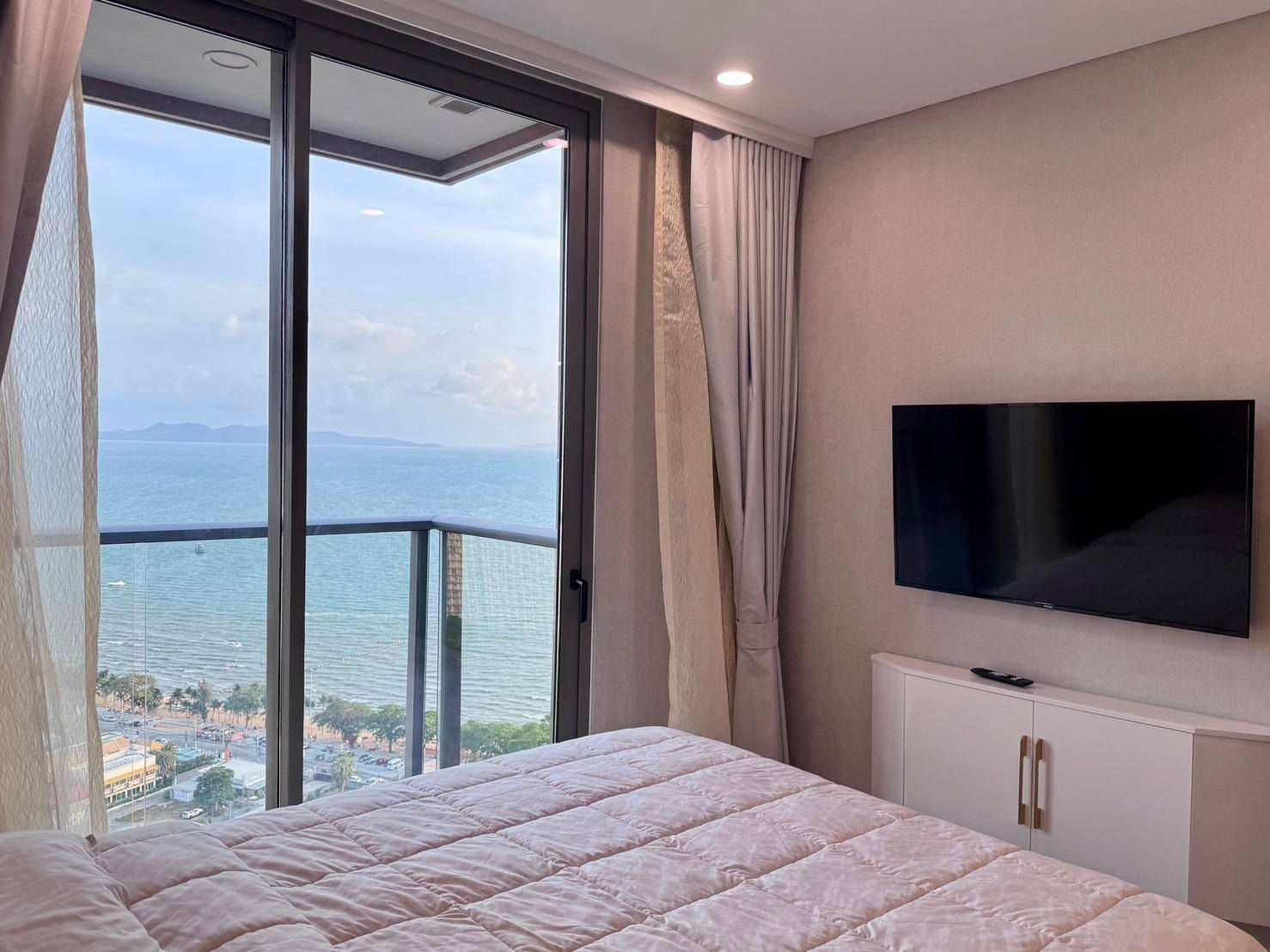 Luxury Room for Rent