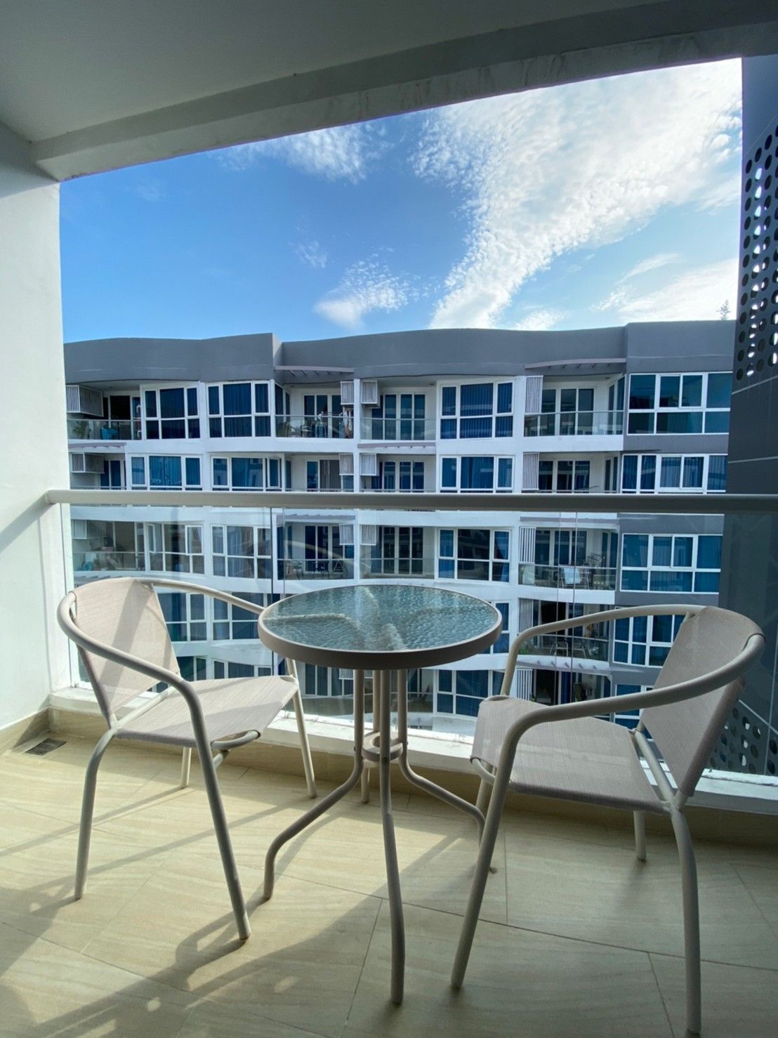 GRAND AVENUE I Pool View! I MONTHSTAYZ