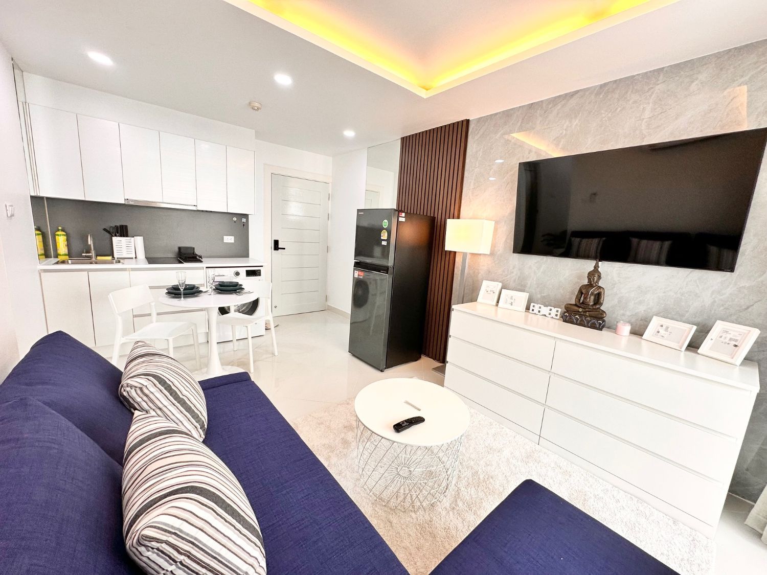 Paradise Park - Renovated 1 Bedroom from 11k per month