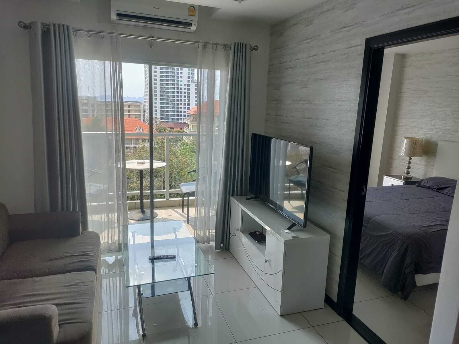 FOR RENT! 1 bedroom, 1 bathroom, and a balcony