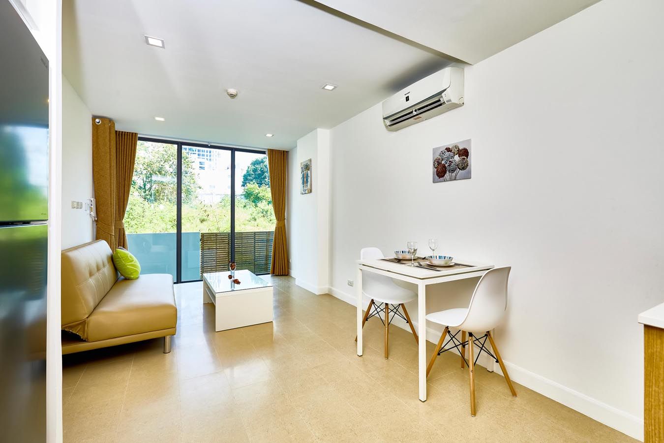 Modern 1BR with Garden View