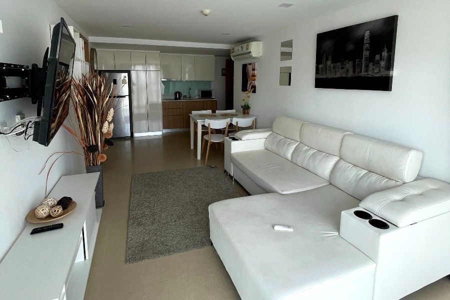 Pristine 1 Bedroom with Garden View