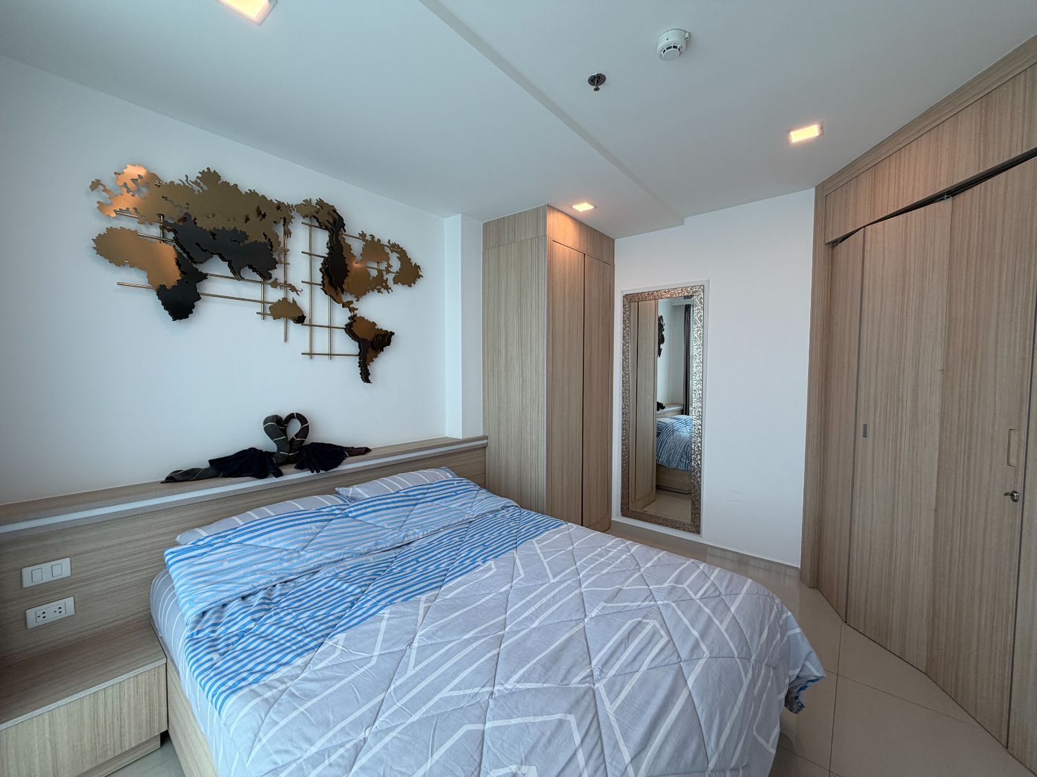 City Garden Tower 1 Bed Corner view For SALE.