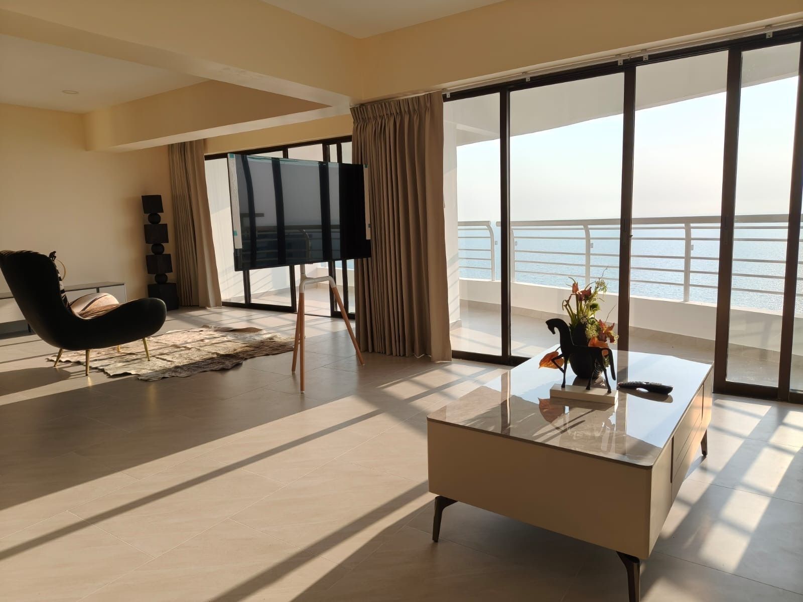 Just Renovated, Spacious, Amazing View, Beautiful Finishes
