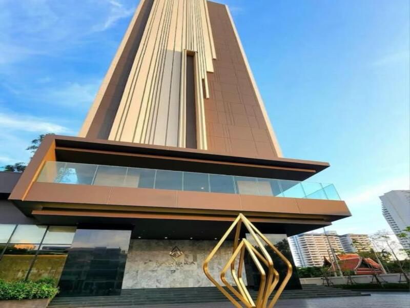 Luxury Sea View Condo at Panora Pratumnak