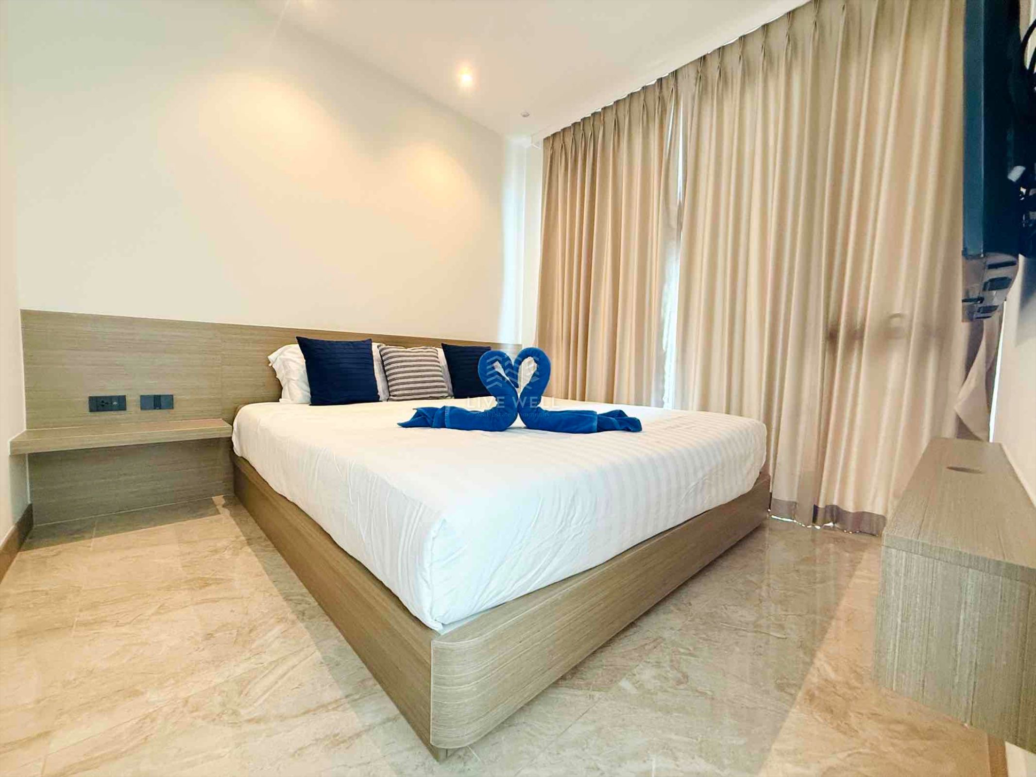 Sale/Rent The Riviera Ocean Drive