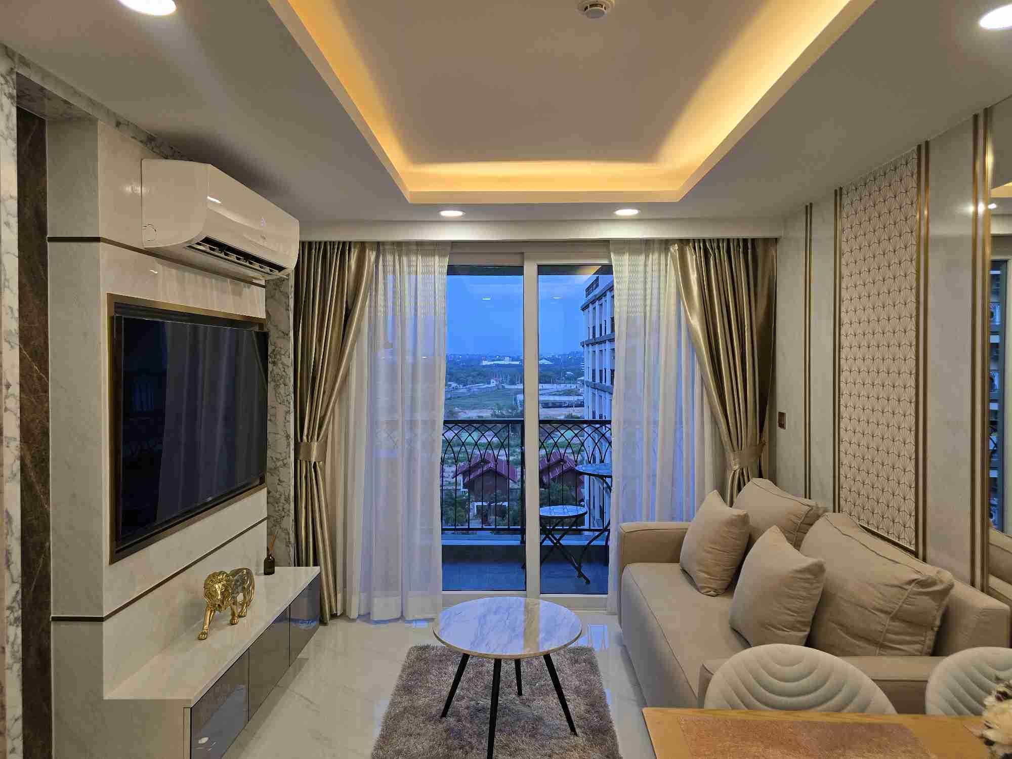 Dusit Grand Park 2