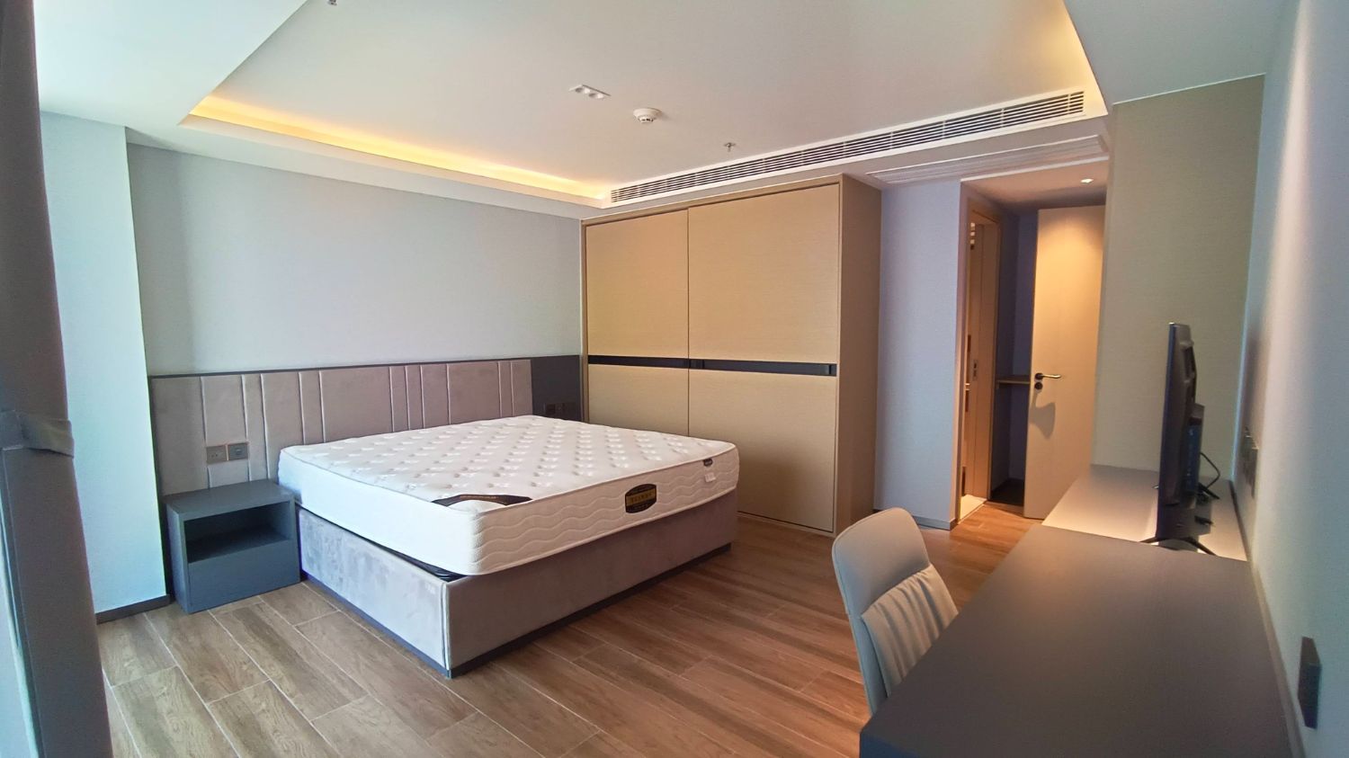 Beverly Mountain Bay – Luxury Duplex for Rent | 2 Bed Duplex 120 sqm | Full Hotel Service | Pratumnak Soi 5