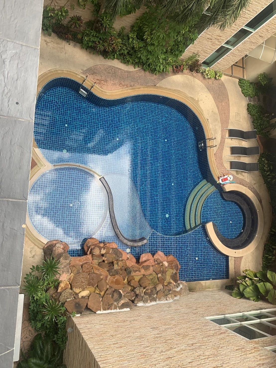 2 bedrooms 2 bathrooms Nova Atrium for rent
