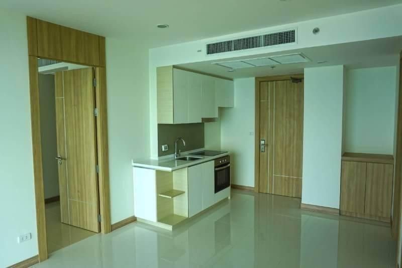 2 Bedroom Condo for sale at The Riviera Wongamat
