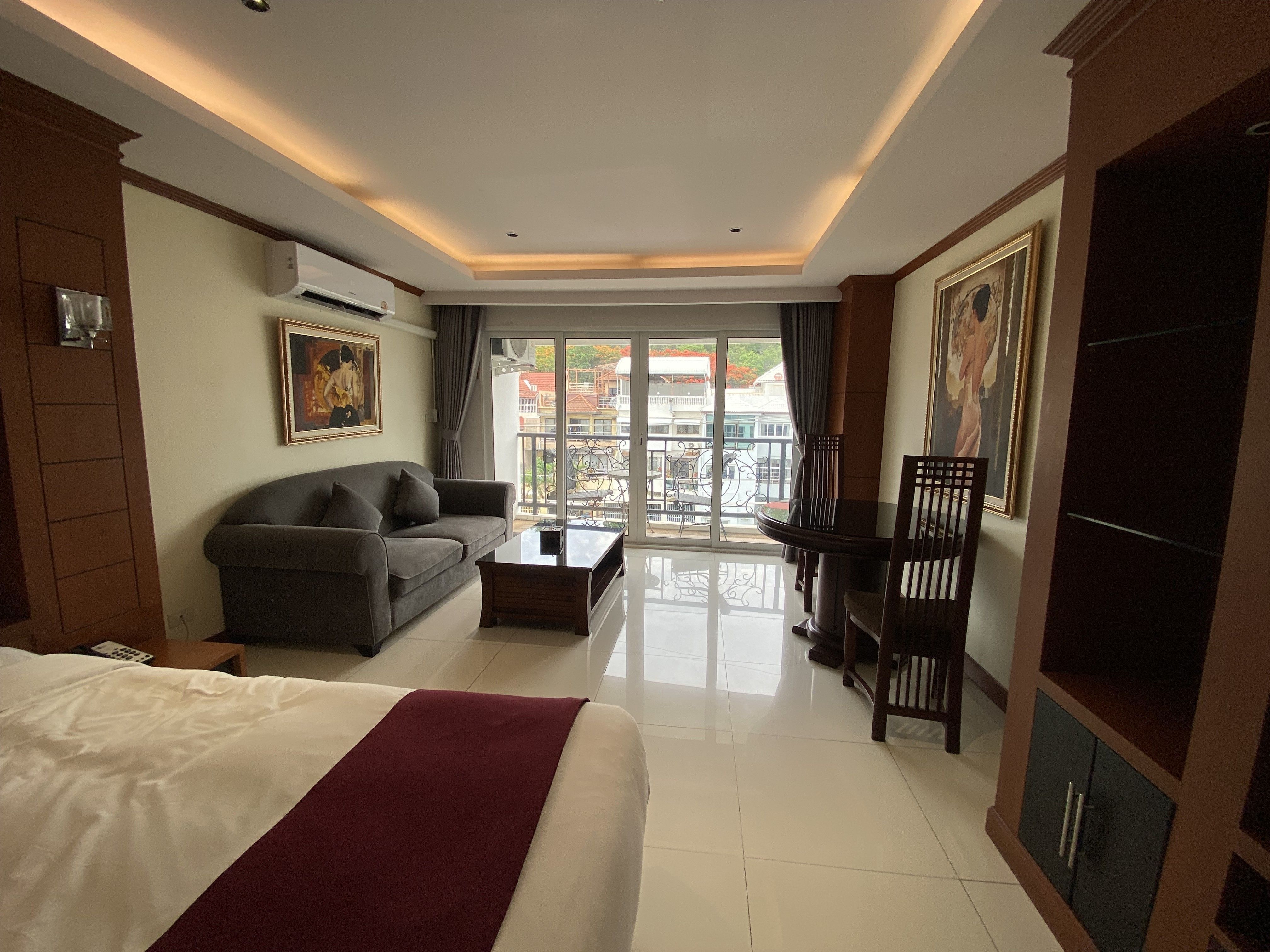 Tara Court for rent available for short term