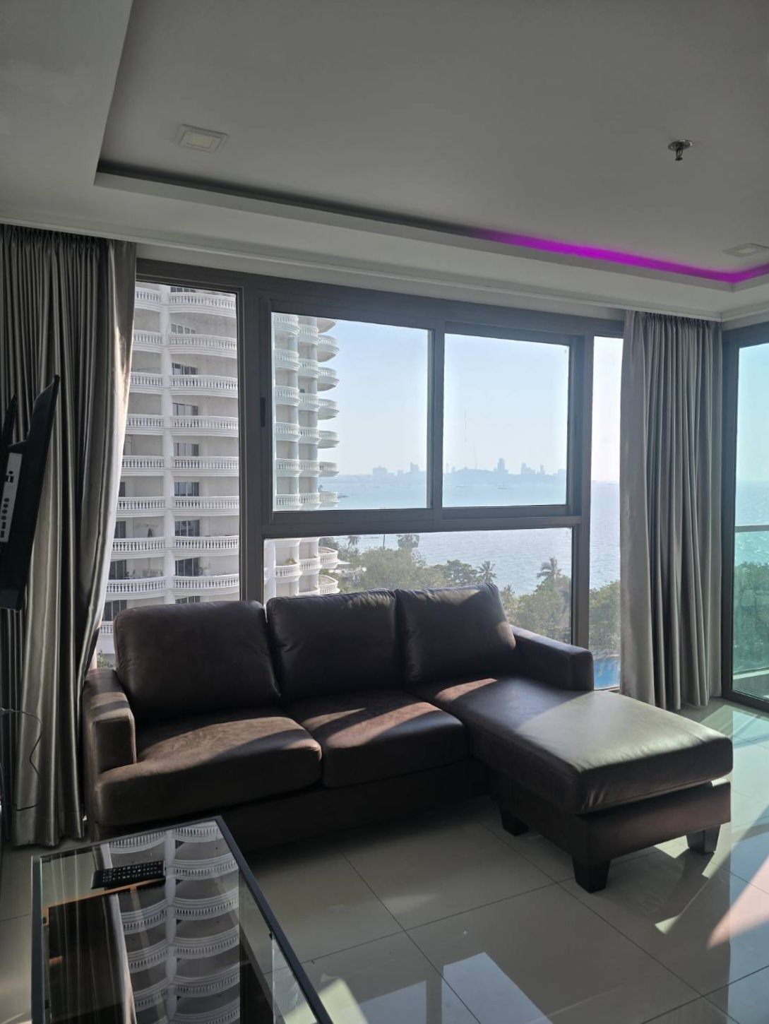 Studio Condo for rent at Wongamat Tower