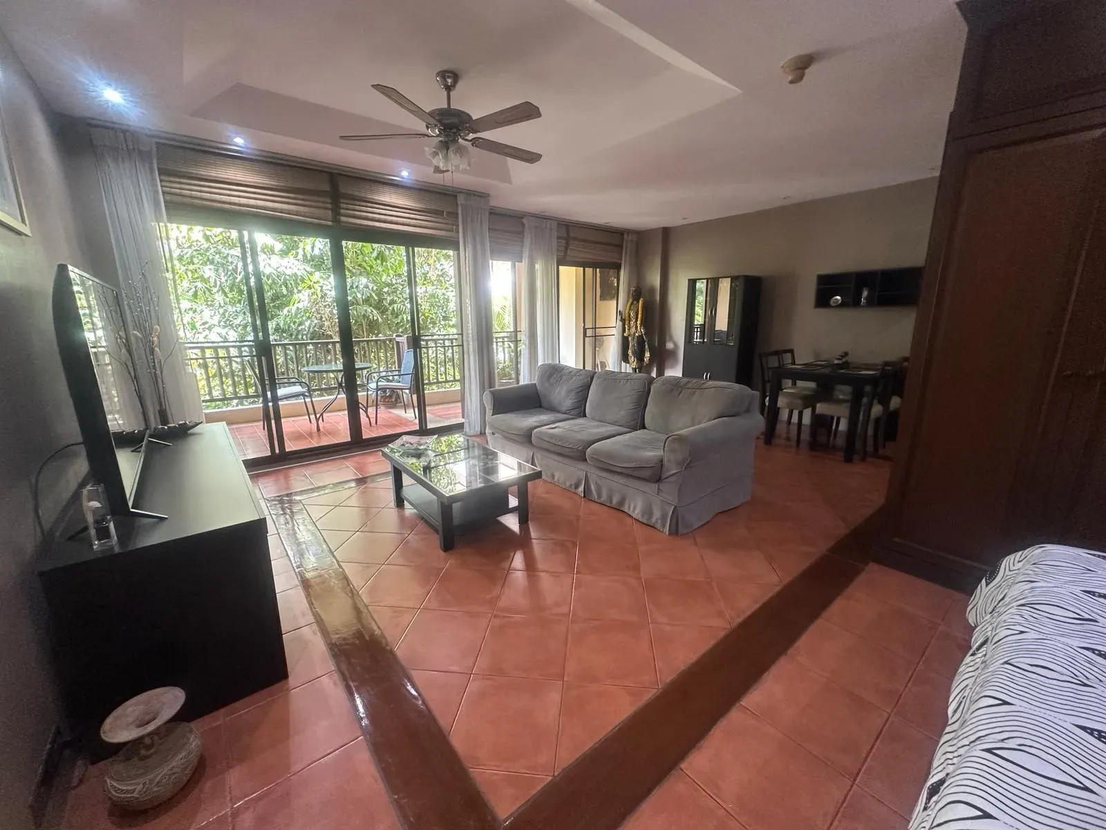 Chateau Dale Cond - Large studio ThaBali style