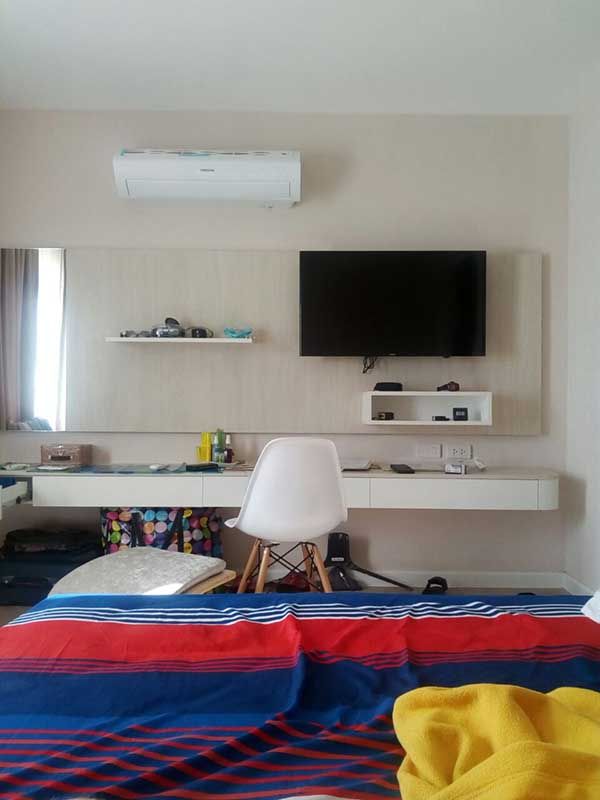 Cozy Studio with City View