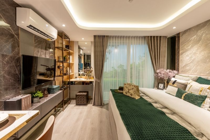 Studio Unit with Pool View