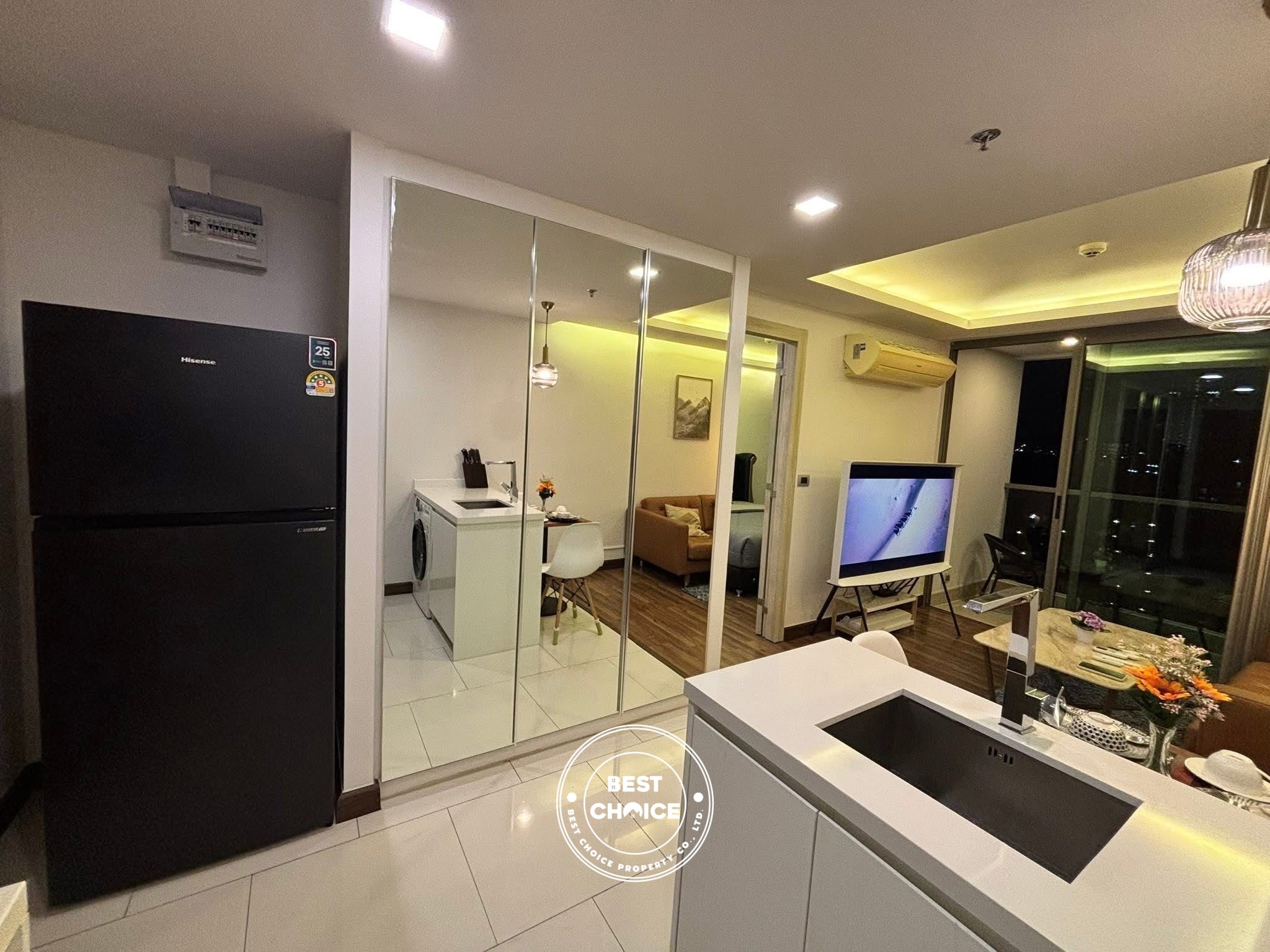 Room for rent at The Peak Tower 1bed 1bath
