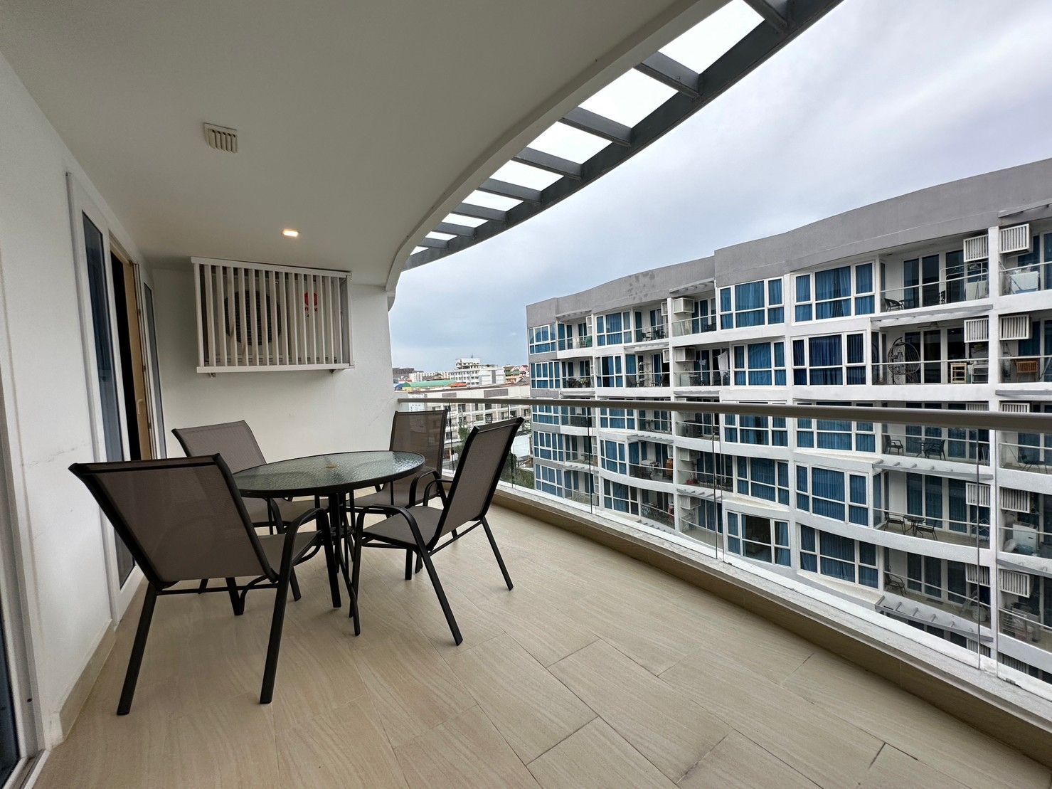 Grand Avenue I 2BR Pool View I Monthstay Z