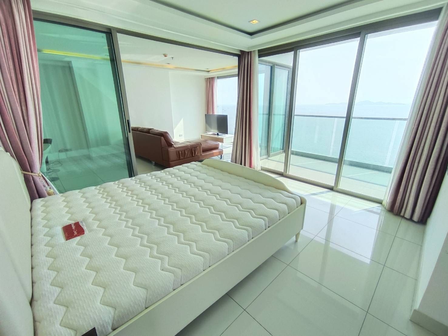 2 Bedroom Condo for rent at Wongamat Tower