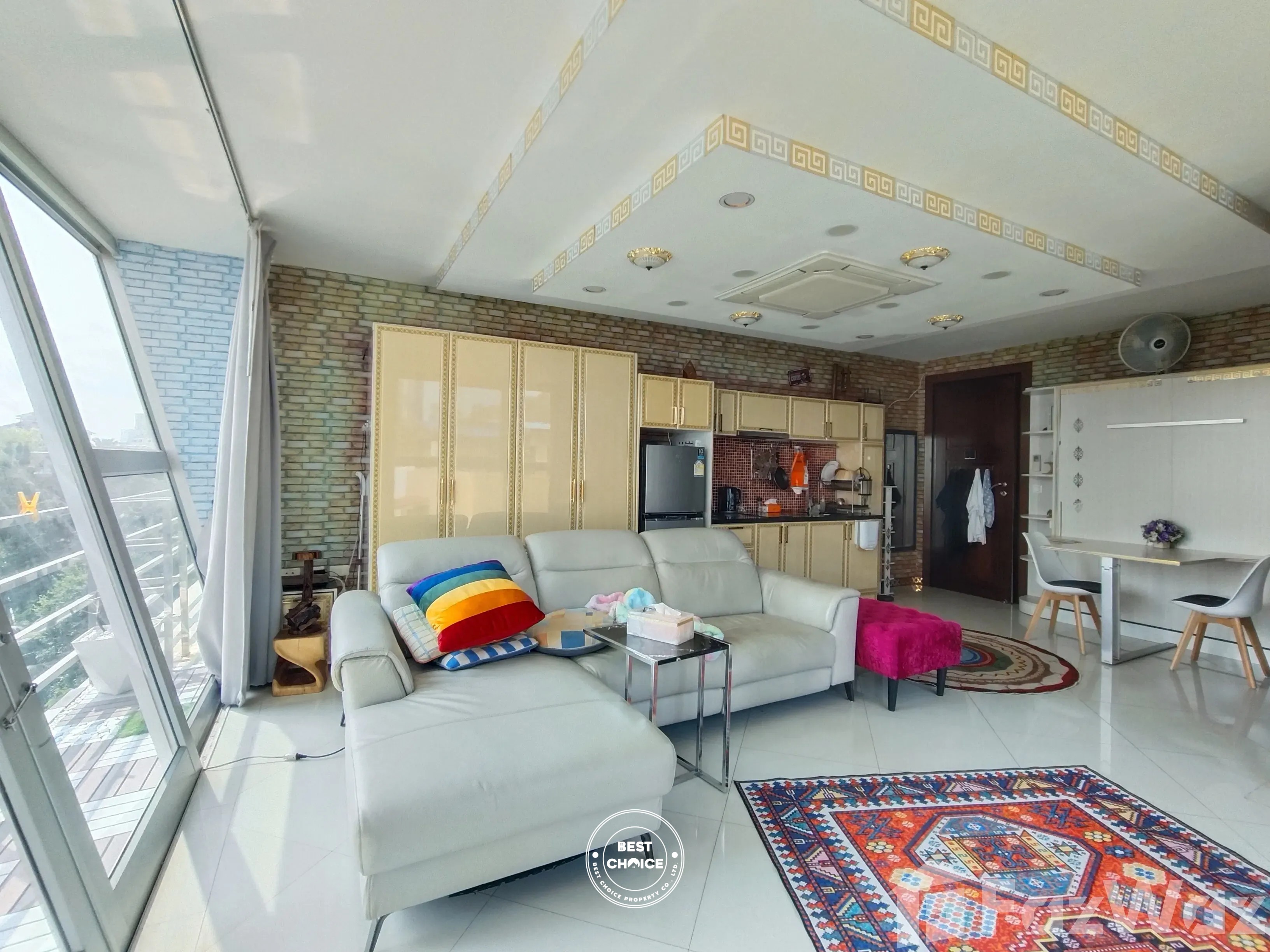 Park Royal 1 at Pratumnak. Studio room for rent. The price