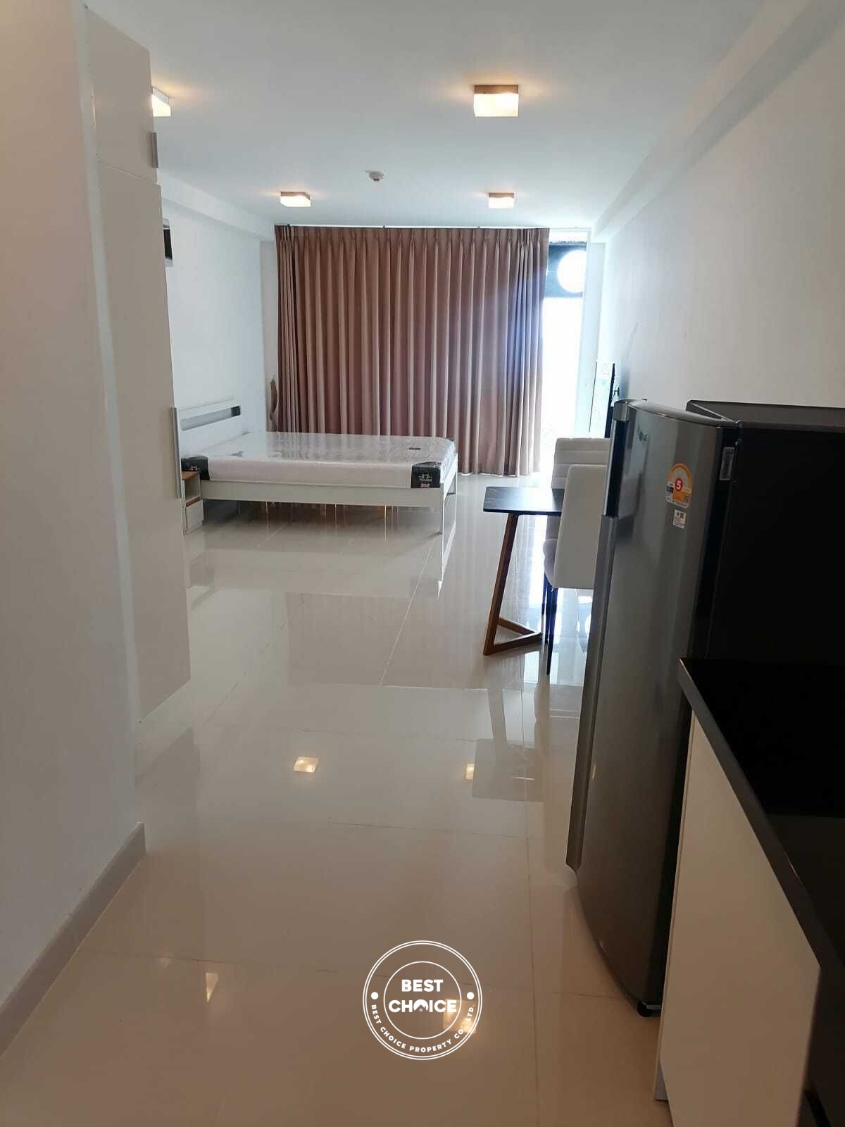 Studio with Sea & Mountain Views – Park Royal 2