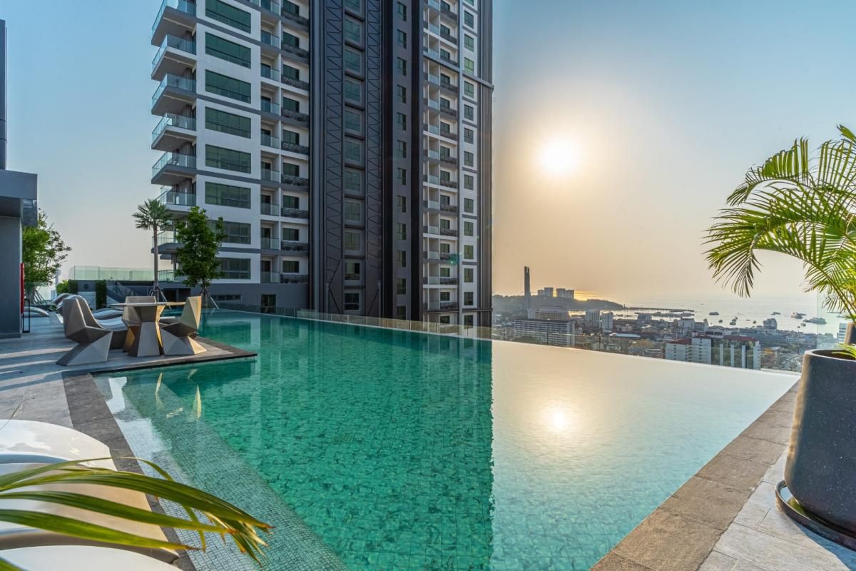 Golden Investment Opportunity: For Sale with Tenant – Arcadia Millennium Tower Pattaya