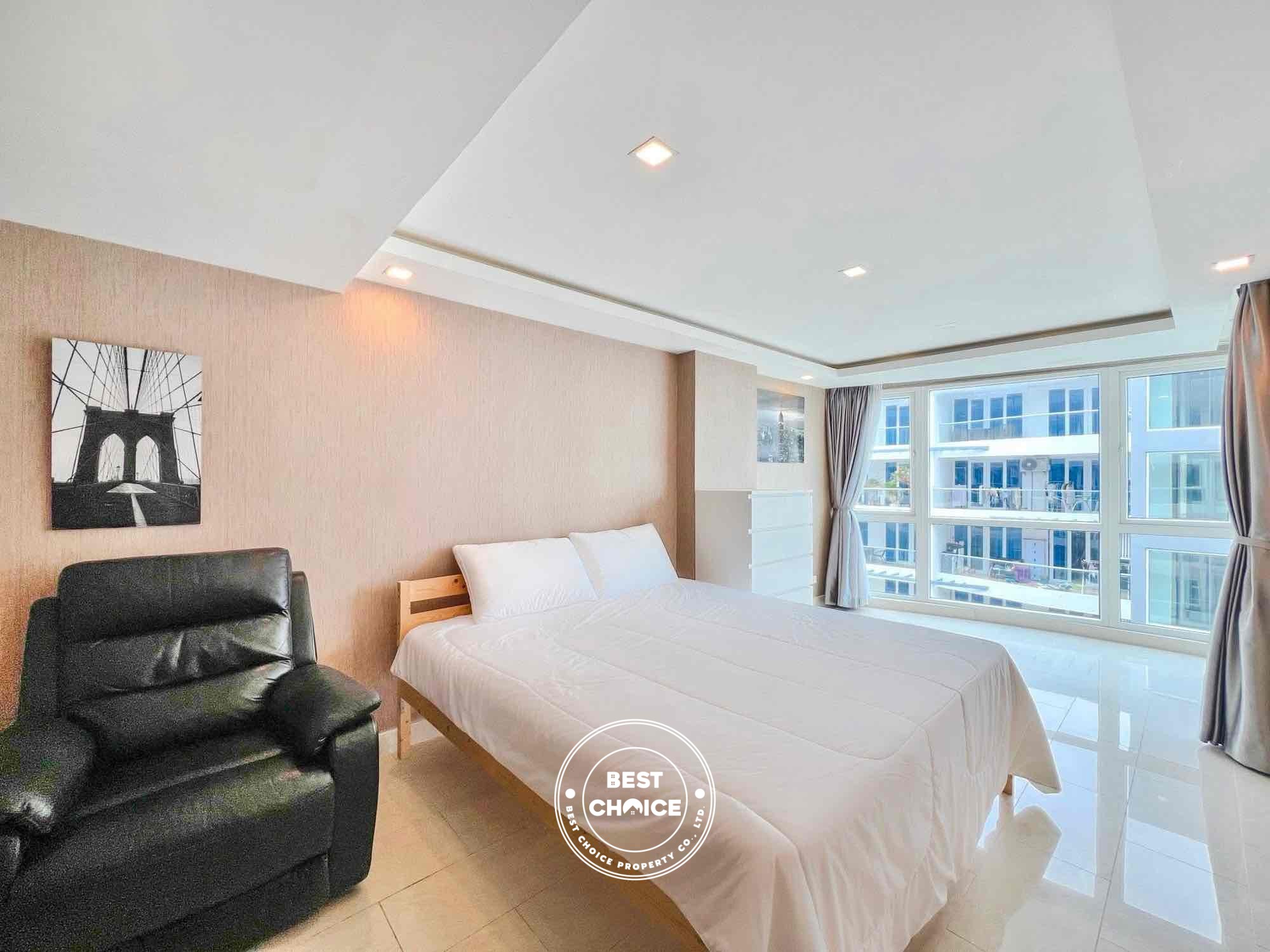Grand Avenue One Bedroom pool view for sale and Rental