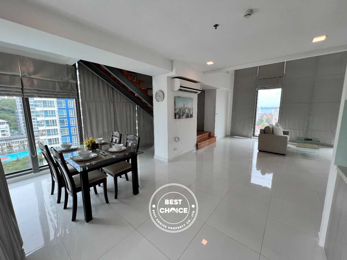 Spacious Duplex 1-Bedroom with City View
